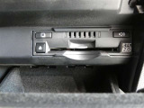 高速道路を賢く使うETC2.0装備です。高速道路とクルマが情報を連携して渋滞の迂回ルートや災害時の適切な誘導をしてくれたりします。