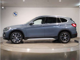 【拘りのFR】BMWが多く採用するFR車。ダイレクトでスポーティな加速感・シャープなハンドリングを実現。縦置きエンジンレイアウトにより、フラットで上質な乗り味です。