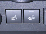 運転席と助手席にシートヒーターを装備しております。
