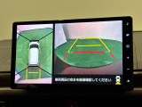駐車場や狭い路地などでも障害物が確認しやすく、真上からの目線でクルマの周囲が確認できて安心♪