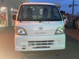 安心して長く乗れる高品質な中古車を常時100台以上展示してます。もし、欲しいクルマが置いてなければ、気軽に声をかけてください。ご希望の車を全国から探します!