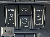 パワーバックドア、ムーンルーフの開閉操作、両側パワースライドドアは、ルームランプ付近のスイッチで操作出来ます!