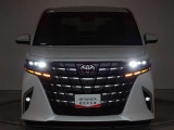 夜間のライティングを表現してみました。ヘッドランプはLED、省エネで明るいですよ。