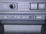 USB端子、HDMI端子、充電用USB端子を装備しております。