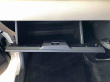 よく使うものが手を伸ばせばすぐ届く、機能面で充実した収納。