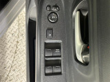 【パワーウインドウ】運転席のスイッチで、各席の窓ガラスの開閉ができます!あると便利ですよね!