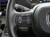 ハンドルにはオーディオ操作用スイッチがありますので、ハンドルから手を放さずにオーディオの操作ができるようになっています。