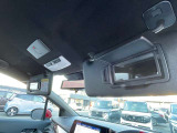 運転席と助手席にはバニティーミラーが装備されております。