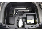 もしもの時のパンク修理キット。空気バルブに薬剤を入れて電動コンプレッサで空気を送り込むだけなので危険な作業や体力が少なくてすみます。ですがあくまで応急処置の為本修理が必要です。