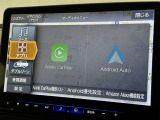 スマホとクルマをつなぐことで、これまでのナビに加えて、いろんなサービスが楽しめます。