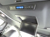 後部座席にもオートエアコン装備ですから車内は、とっても快適です。