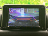 後方の映像に加えてガイド線が表示され、駐車時に周囲との位置関係を確認する目安になります。車庫入れや切り返しの際に役立つ装備です。