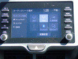 オーディオソースはご覧の通りです。Bluetoothを搭載しています。スマホと連動させると音楽等楽しむことが出来ます。