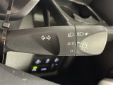 【オートライト(AUTO)】外の明るさをシステムが感知して、自動でヘッドライトが点灯します!ヘッドライトをつけ忘れを防ぐ便利機能です。