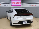 ハッチバックなので、バックドアは上に開きます♪大きな荷物の出し入れがしやすくなります。便利ですよ♪