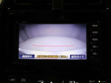 バックモニター装着車は後退時の強い味方です♪車庫入れや縦列駐車の際、後退操作の参考になるガイドラインをナビ画面に表示します。