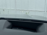 ヘッドアップディスプレイ装備です。運転時の視界に様々な情報が投影されます。
