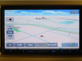 直感的に操作出来るナビゲーションを搭載。ルート案内が分かりやすく、運転中のストレスを軽減します。目的地までスムーズに導いてくれる、実用性の高い装備です。