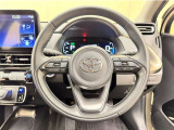 ステアリングスイッチ搭載!手を離さずに手元のスイッチでさまざまな操作が可能。運転中、視線をそらさなくても操作ができて安全です!