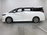 内外装に加えエンジンルームを徹底クリーニングする「まるまるクリーニング」を実施済み!