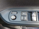 運転席に居ながらミラーコントロールできます!