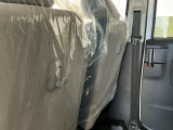 【フック】フックの用途は様々。手荷物のバッグや買い物袋、ビニール袋をぶら下げてゴミ箱にしても良いですね♪