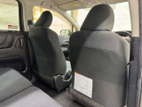 運転席後ろ側です。