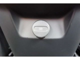 USB Type-Cの充電ポートを装備。シガーソケットからの変換アダプタをご用意いただく必要がございません。