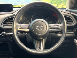 インテリアに合わせたデザインのステアリングは、運転される方のことも考え、運転しやすい形状、大きさです。是非一度、実際に触ってお確かめください。