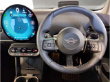 ミニ独特のゴーカートフィーリングと呼ばれる軽快なハンドリングはAT車、MT車のどちらでも楽しめます。