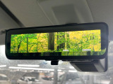 【デジタルルームミラー】後席の大きな荷物や同乗者で後方が確認しづらい時でも安心!カメラが撮影した車両後方の映像をルームミラー内に表示。クリアな視界で状況の確認が可能です!