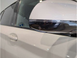 【BMWミラー】視認性の高いスタイリッシュなミラー。自動防眩機能も付いており夜間のドライビングをサポートします。