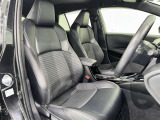 高いホールド性で運転姿勢が安定します。長距離ドライブでも疲れにくいのが魅力です。快適なドライビングライフをお送りください♪