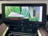 【パノラミックビューモニター】専用のカメラにより、上から見下ろしたような視点で360度クルマの周囲を確認することができます☆死角部分も確認しやすく、狭い場所での切り返しや駐車もスムーズに行えます。