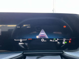 低走行車両入庫!レイアウトはステアリングスイッチで切り替えでき運転に集中しながら必要な情報を瞬時に得ることが可能です。
