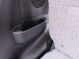 ドアのポケットにも小物やペットボトルが入ります!!