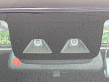 【スマートアシスト】走行中に前方の車両等を認識し、衝突しそうな時は警報とブレーキで衝突回避と被害軽減をアシスト。より安全にドライブをお楽しみいただけます。