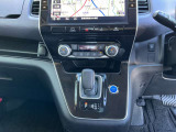 オートマチックドライブです!駐車ブレーキは左足での踏み込み式です