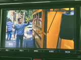 停車中にテレビ映像を楽しめる画面を備えています。休憩時間などに車内で映像を視聴したい場面に便利で、画面の見やすさや表示内容もすぐ確認できる装備です。