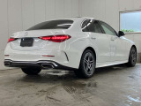 メルセデス・ベンツの定める厳しい基準をクリアしたお車のみをご案内させて頂きます。納車前整備はメーカー規定に基づき100項目にも及ぶ点検を熟練のメカニックによって行いご納車させて頂きます。
