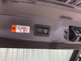 【パワーバックドア】スイッチひとつで開閉可能な電動のバックドアです。挟み込み防止機能も付いていて安心もプラス!
