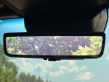 【デジタルインナーミラー】後席の大きな荷物や同乗者で後方が確認しづらい時でも安心!カメラが撮影した車両後方の映像をルームミラー内に表示。クリアな視界で状況の確認が可能です!