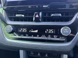 左右独立温度コントロールフルオートエアコンです。運転席、助手席それぞれで独立して温度設定ができます。冷え性の方が乗っても安心ですね♪