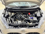トヨタ中古車「まるごとクリーニング」施工済。エンジンルームを専用洗剤で洗浄!高圧&スチーム洗浄も行います。樹脂部分も艶出し剤でピカピカです☆☆