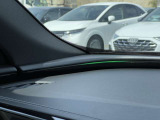 エクステリアライトの照明を自分好みにカスタマイズできます。一目見てAudiだとわかるフロントマスクは、そのアイデンティティを継承しながらも新たなデザインへと昇華されています。