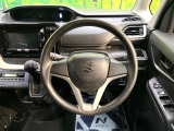 インテリアに合わせたデザインのステアリングは、運転される方のことも考え、運転しやすい形状、大きさです。是非一度、実際に触ってお確かめください。
