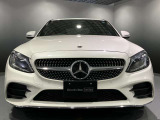 フロントグリル中央に大きく輝くスリーポインテッドスター。メルセデスベンツならではのステータスを強く感じる事ができます