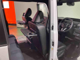 納車前にはプロのメカニックが点検、整備を行いますので安心してお乗り頂けます!!