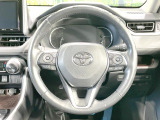 【純正革巻きステアリング】上質な革を使用することで、手にしっかり馴染みとても運転しやすいハンドルです♪