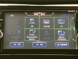 音楽ソースを画面上で選べるため、聴きたい音楽への切り替えもスムーズ。ラジオやBluetoothオーディオなど、日常の移動時間に合わせた使い分けができます。